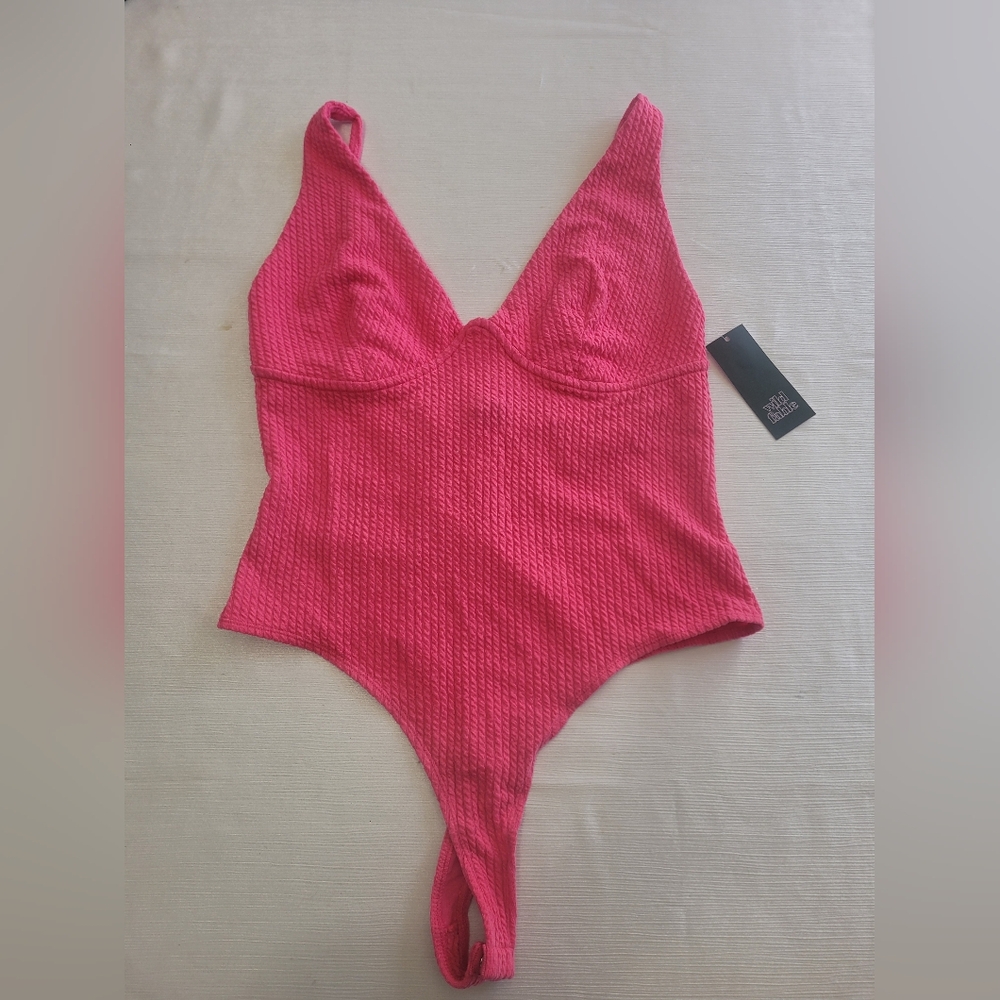 Wild Fable Women's Berry Pink V-Neck Spaghetti Strap Bodysuit - Size Large